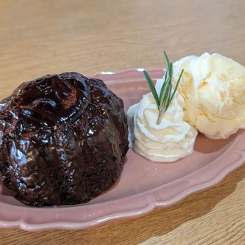 Homm Thai Bistro & Bar - Chocolate Lava Cake - Thai Near Me - Houston, Texas