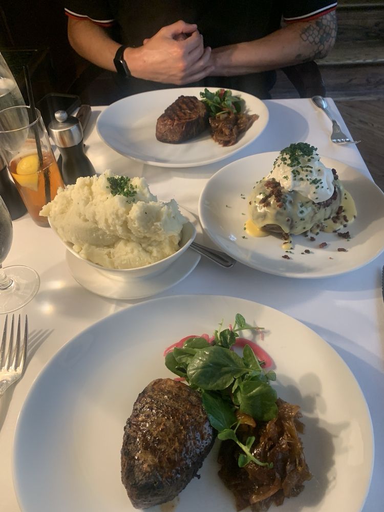 Grill 23 & Bar