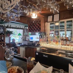 Regino's Italian Restaurant - Clean local neighborhood restaurant, with good bar stock liquors, my tea sweet/unsweet mix hit the spot