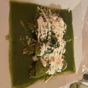 Mariachi Grill - Chicken enchilada with green sauce - Mexican Near Me - Lyndhurst, New Jersey Mariachi Grill - Chicken enchilada with green sauce - Mexican Near Me - Lyndhurst, New Jersey