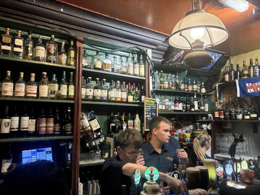 Tigh Neachtain by null