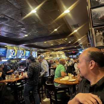 Lucky Beaver Bar & Burger - Sports Bars Near Me - Stateline, Nevada
