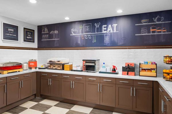 Hampton Inn Phoenix-Biltmore by null