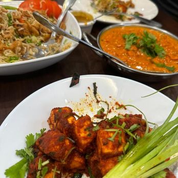 21 Biryani Pots - Paneer cheese with curry, butter chicken and biryani - Indian Near Me - Agoura Hills, California 21 Biryani Pots - Paneer cheese with curry, butter chicken and biryani - Indian Near Me - Agoura Hills, California