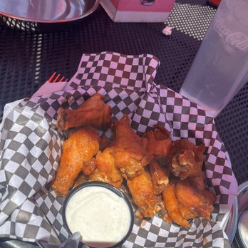 Cruiser's Cafe 66 - Wings - American Near Me - Williams, Arizona Cruiser's Cafe 66 - Wings - American Near Me - Williams, Arizona