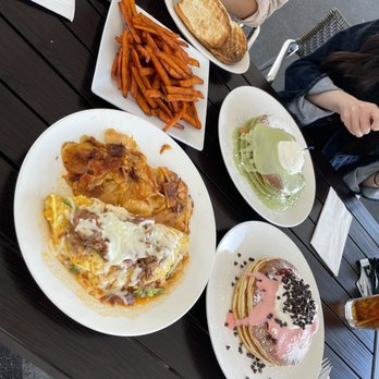 Lady C’s - Breakfast & Brunch Near Me - Tarzana, California
