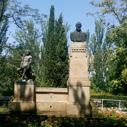 Parque Grande José Antonio Labordeta - El centauro.
