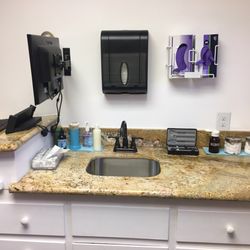 Fassett L Richard, MD - Very cozy and clean patient room!