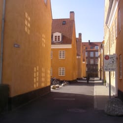 Den gule by