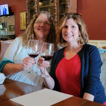 Riverside Sites and Bites - Our guests may enjoy a curated wine tasting and lesson form an in house Sommelier! - Historical Tours Near Me