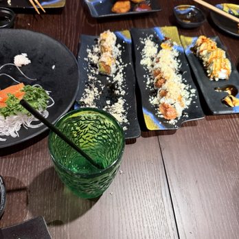 MoMoGoGo - Sushi Bars Near Me - Arlington, Virginia MoMoGoGo - Sushi Bars Near Me - Arlington, Virginia