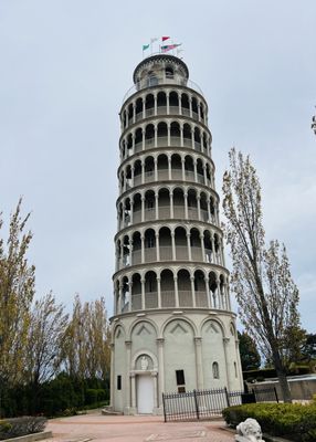 Leaning Tower of Niles by null