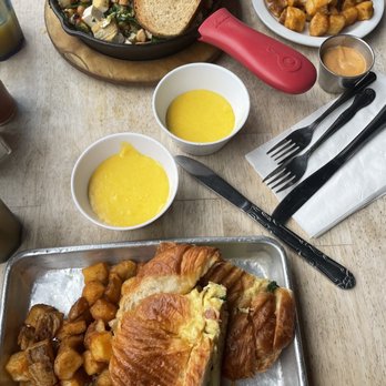 Fratelli Cafe - " the classic" croissant sandwich, 2 sides of hollandaise sauce, Tofu Scrambler - Coffee & Tea Near Me - Los Angeles, California