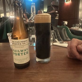 Hawksmoor - Railway porter - Seafood Near Me - London, XGL