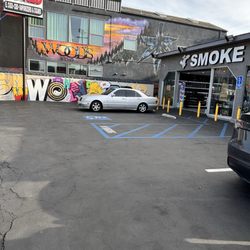 Smoke World - Parking lot