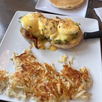 Egg House - Avocado Benedict - Breakfast & Brunch Near Me - Lombard, Illinois