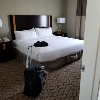 Holiday Inn Effingham - Very large Bedroom - Hotels Near Me - Effingham, Illinois Holiday Inn Effingham - Very large Bedroom - Hotels Near Me - Effingham, Illinois