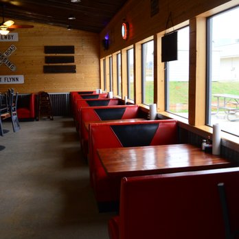 Country Cousins Barbecue - The booths in the new dining room. - Barbeque Near Me - Centerville, Texas