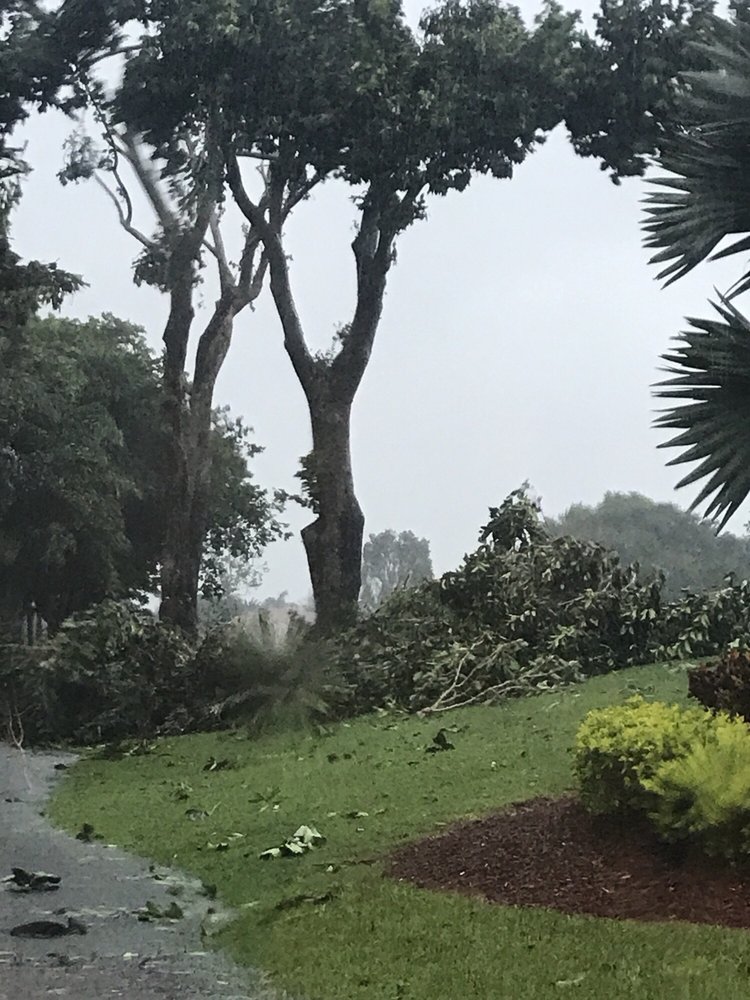 Slide of Leo Roofing & Construction