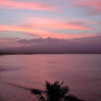 Hamoa Beach - sunrise at beach - Beaches Near Me - Hana, Hawaii