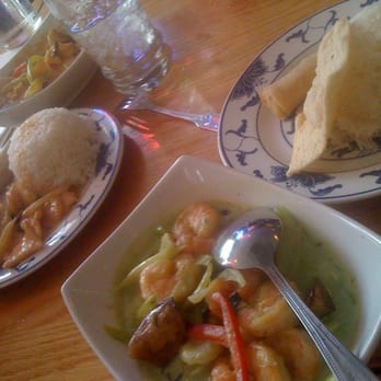 May Palace Restaurant - thai coconut curry shrimp - Chinese Near Me - Vail, Colorado