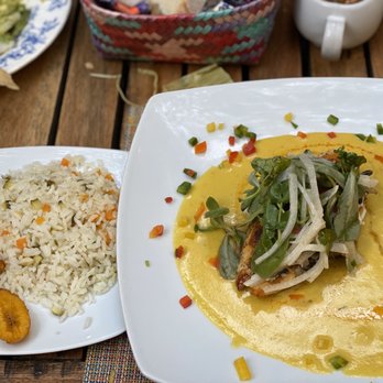 Casa Fuerte - Pollo relleno huitlacoche - Mexican Near Me - Tlaquepaque, JAL