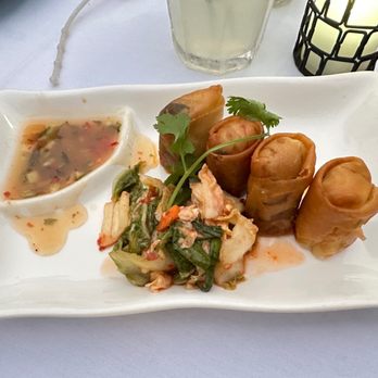 Robins Restaurant - Crispy vietnamese spring rolls - New American Near Me - Cambria, California Robins Restaurant - Crispy vietnamese spring rolls - New American Near Me - Cambria, California
