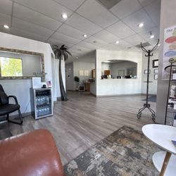 Dixon Plaza Dental Care - Lobby and front office