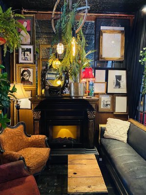 Saint JJH & Café by null