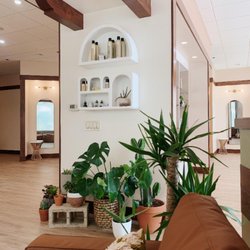 Wave on Wave Hair Salon - The wave lobby
