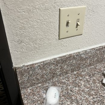 Quality Inn Northtown - Walls are filthy - Hotels Near Me - Coon Rapids, Minnesota Quality Inn Northtown - Walls are filthy - Hotels Near Me - Coon Rapids, Minnesota