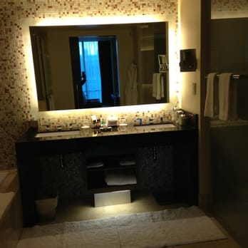 Fairmont Pittsburgh - Bathroom (Williams Suite) - Hotels Near Me - Pittsburgh, Pennsylvania Fairmont Pittsburgh - Bathroom (Williams Suite) - Hotels Near Me - Pittsburgh, Pennsylvania