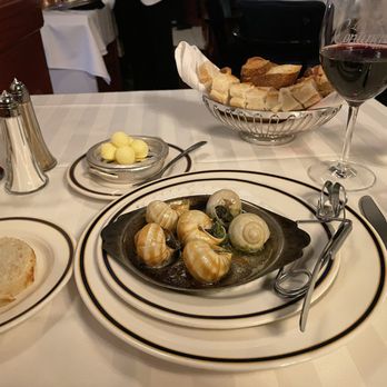 Le Continental - Escargot - French Near Me - Quebec City, Quebec