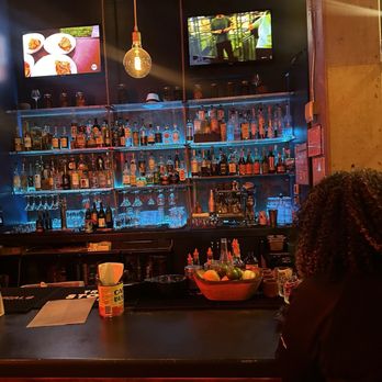 Alamar Dominican Kitchen - The bar - Comfort Food Near Me - Oakland, California