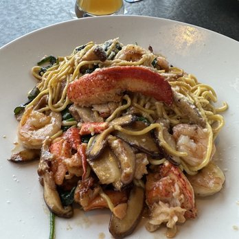 Yard House - Lobster Garlic Noodles! - New American Near Me - Carlsbad, California