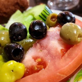 Jerusalem Grill - Fresh vegetables with the dish - Mediterranean Near Me - San Antonio, Texas