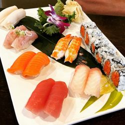 Sakura - Deluxe sushi
