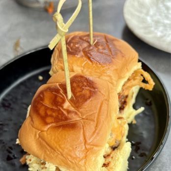 Palette 22 - P22 CHEESEBURGER SLIDERS - Bars Near Me - Arlington, Virginia Palette 22 - P22 CHEESEBURGER SLIDERS - Bars Near Me - Arlington, Virginia