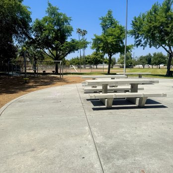 Willow Park - Parks Near Me - Anaheim, California