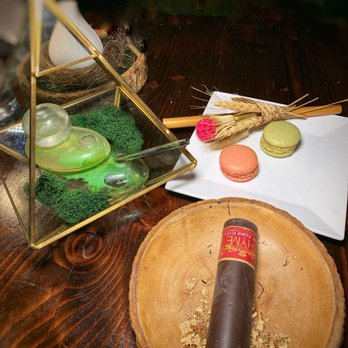 Thyme Bar - The macaroons and "smoked cigar" - Cocktail Bars Near Me - New York, New York Thyme Bar - The macaroons and "smoked cigar" - Cocktail Bars Near Me - New York, New York