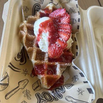 Clover and Mug - Strawberry croffle - Coffee & Tea Near Me - Kailua-Kona, Hawaii Clover and Mug - Strawberry croffle - Coffee & Tea Near Me - Kailua-Kona, Hawaii