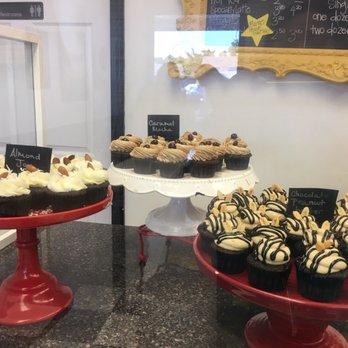 Les Amis Bake Shoppe - Cute cupcakes. - Desserts Near Me - Baton Rouge, Louisiana
