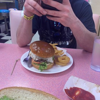 Peggy Sue's - Big burger - Burgers Near Me - Kihei, Hawaii Peggy Sue's - Big burger - Burgers Near Me - Kihei, Hawaii