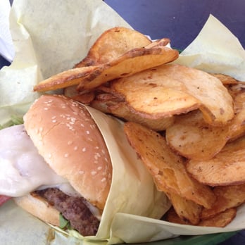 Tavern On Main - The potato chips are yummy~ - American Near Me - El Segundo, California