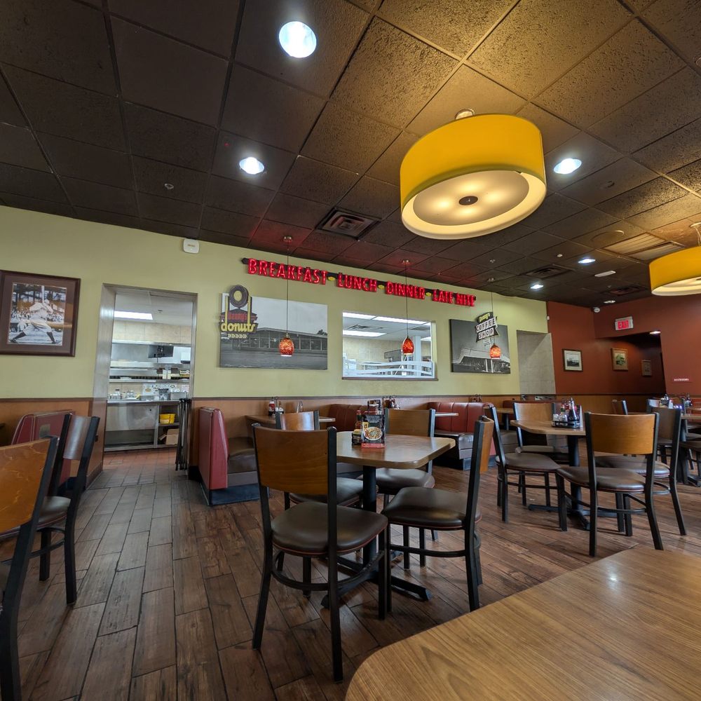 Denny's - Dining Area - Diners Near Me - Katy, Texas Denny's - Dining Area - Diners Near Me - Katy, Texas