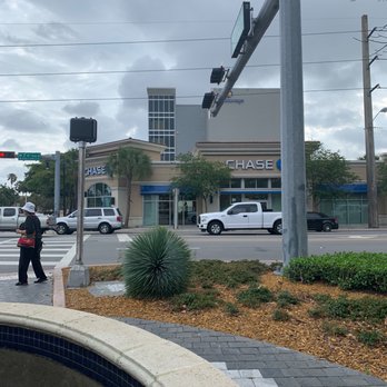Chase Bank - Street view of chase. - Banks & Credit Unions Near Me - Miami, Florida