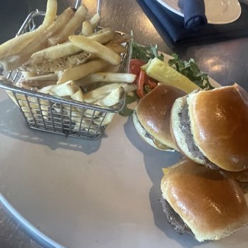 Yard House - Classic Sliders - New American Near Me - San Jose, California