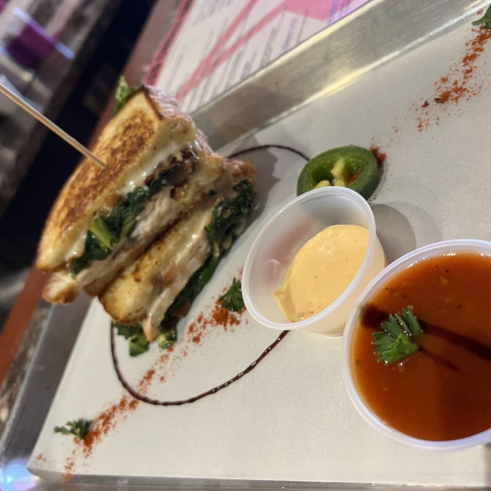 Grilled Cheese Gallery - The Southern Belle Sandwich - Ice Cream & Frozen Yogurt Near Me - St. Augustine, Florida Grilled Cheese Gallery - The Southern Belle Sandwich - Ice Cream & Frozen Yogurt Near Me - St. Augustine, Florida