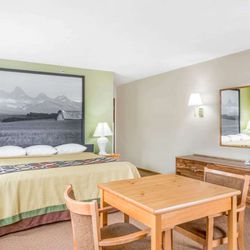 Super 8 by Wyndham Driggs - Guest room