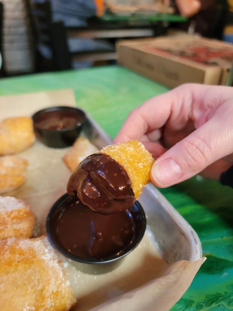 Ya Rona Craft Pizza & Cocktails